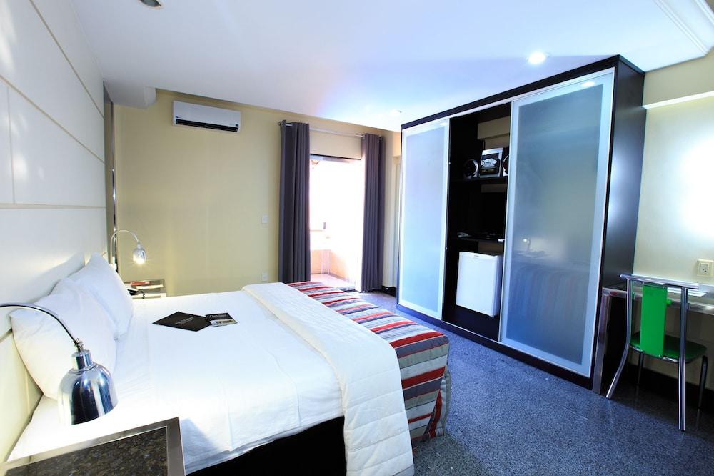 Da Vinci & Conventions 4*
