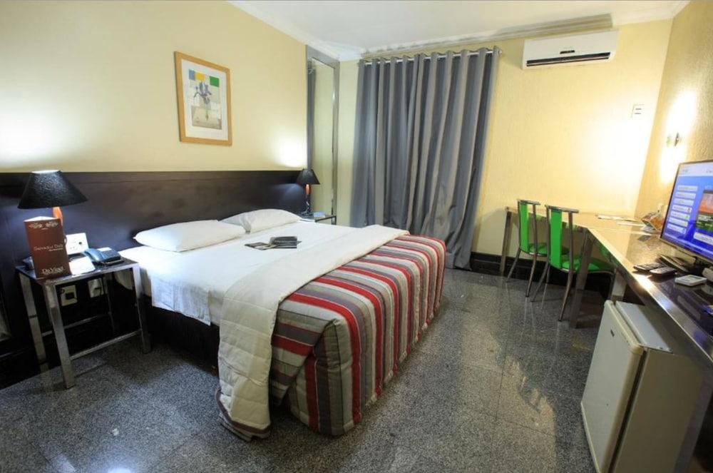 Hotel Da Vinci & Conventions 4*